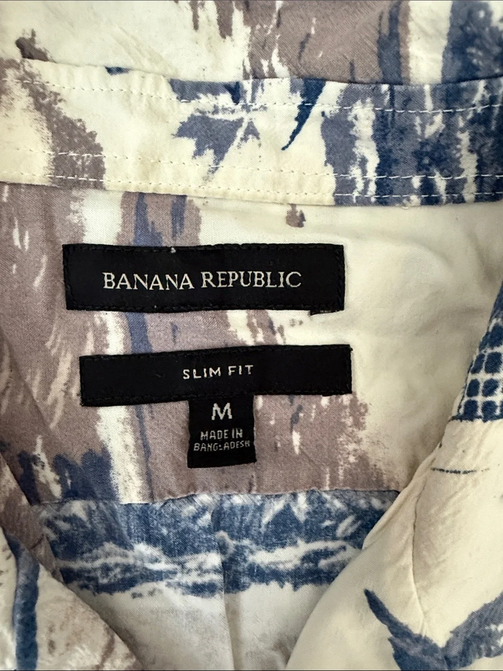 Banana Republic Blue and Cream Island-Print Short Sleeve Shirt